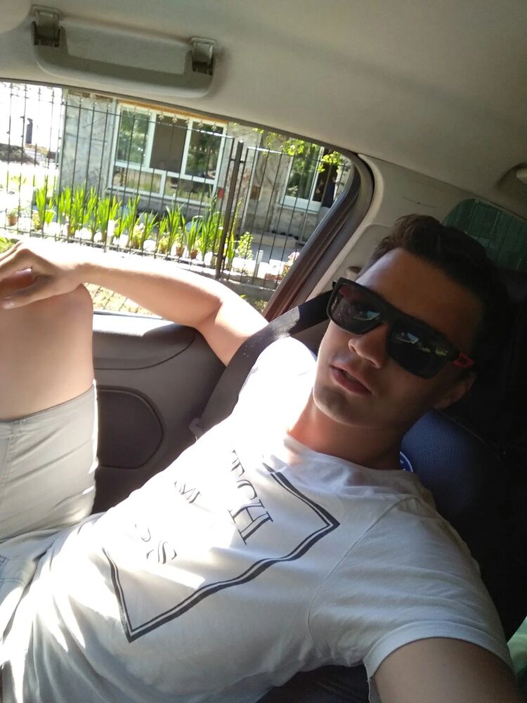  ,   Anton, 29 ,   ,   