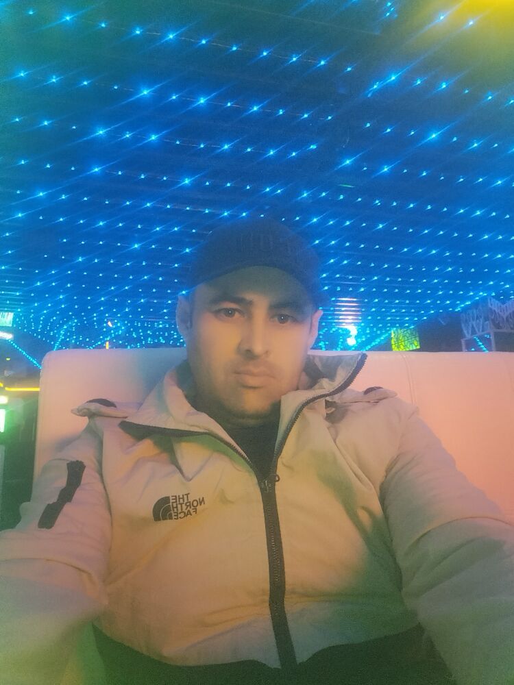  ,   Maksim, 32 ,   ,   