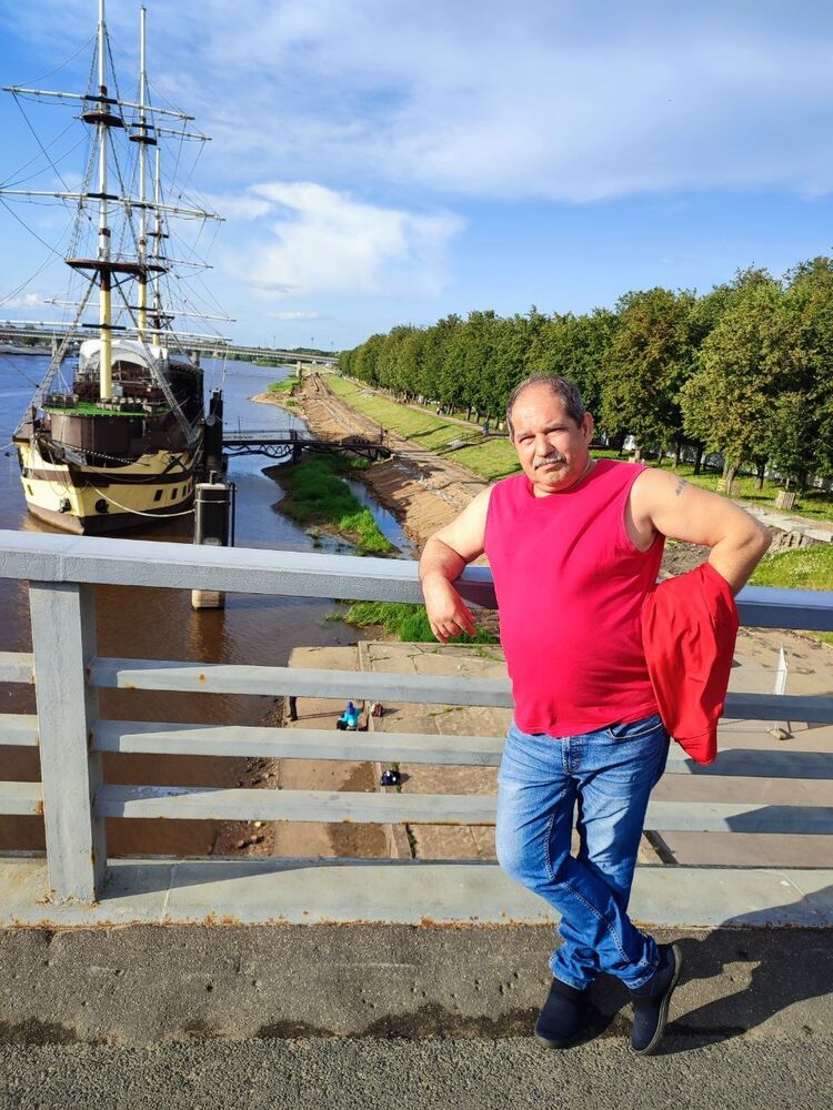  38881255  Vladimir, 54 ,    