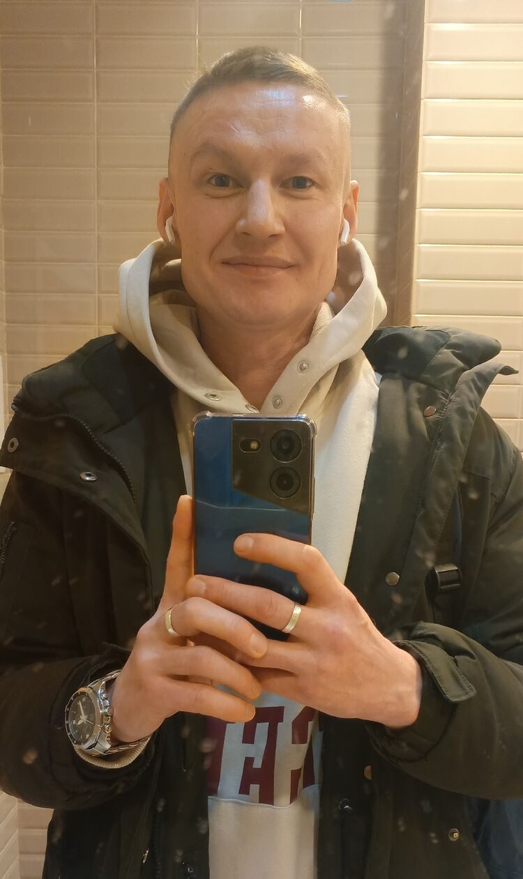  42837335  , 37 ,     