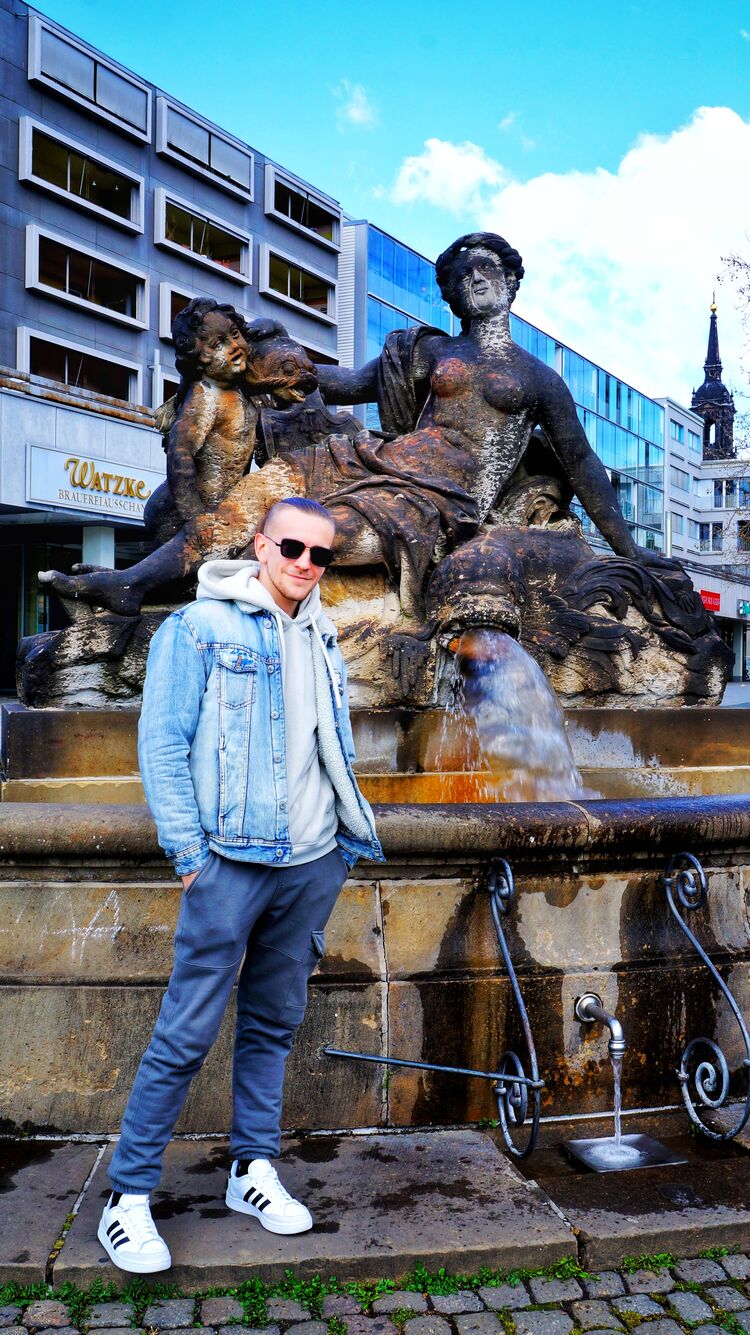  ,   JoyBoy, 27 ,   ,   