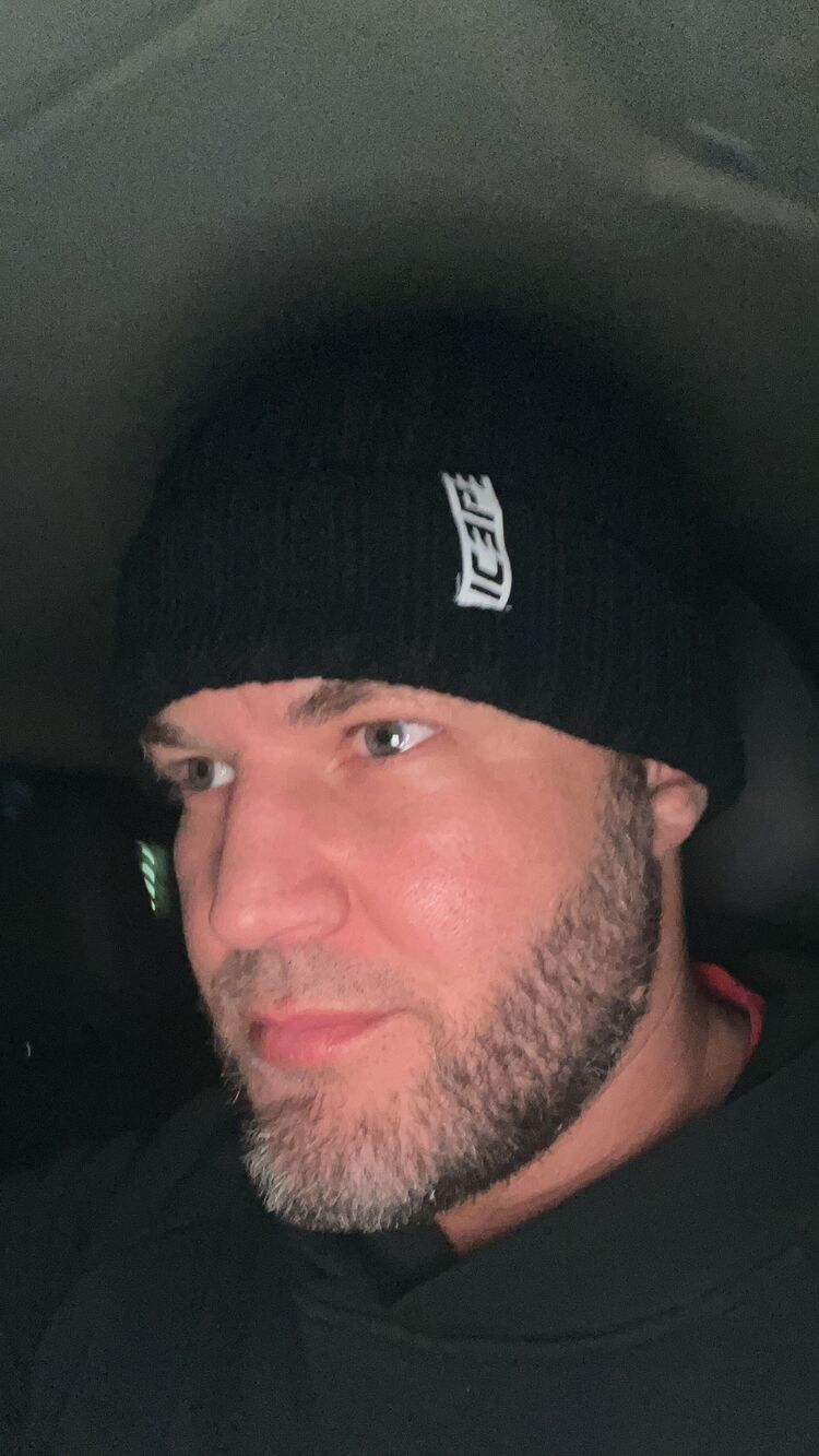  31075435  , 37 ,    