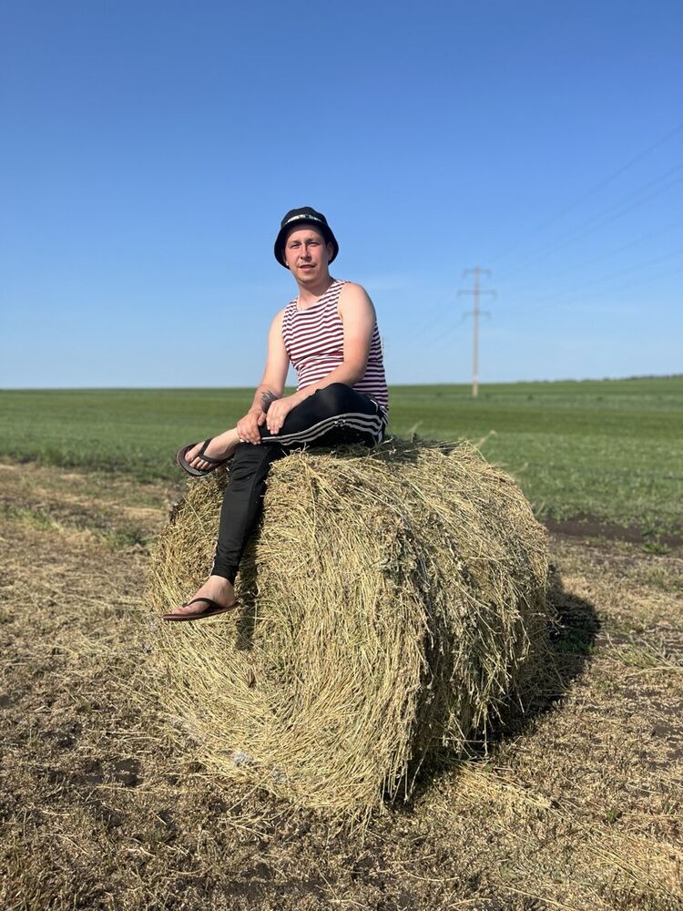 52087705  , 32 ,    