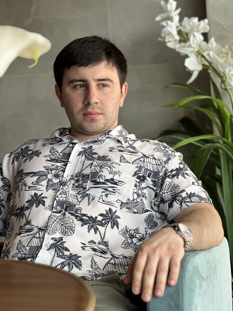  ,   Artur, 31 ,   ,   