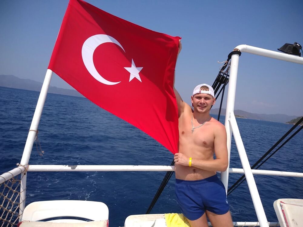  ,   Denis, 33 ,   ,   , c , 