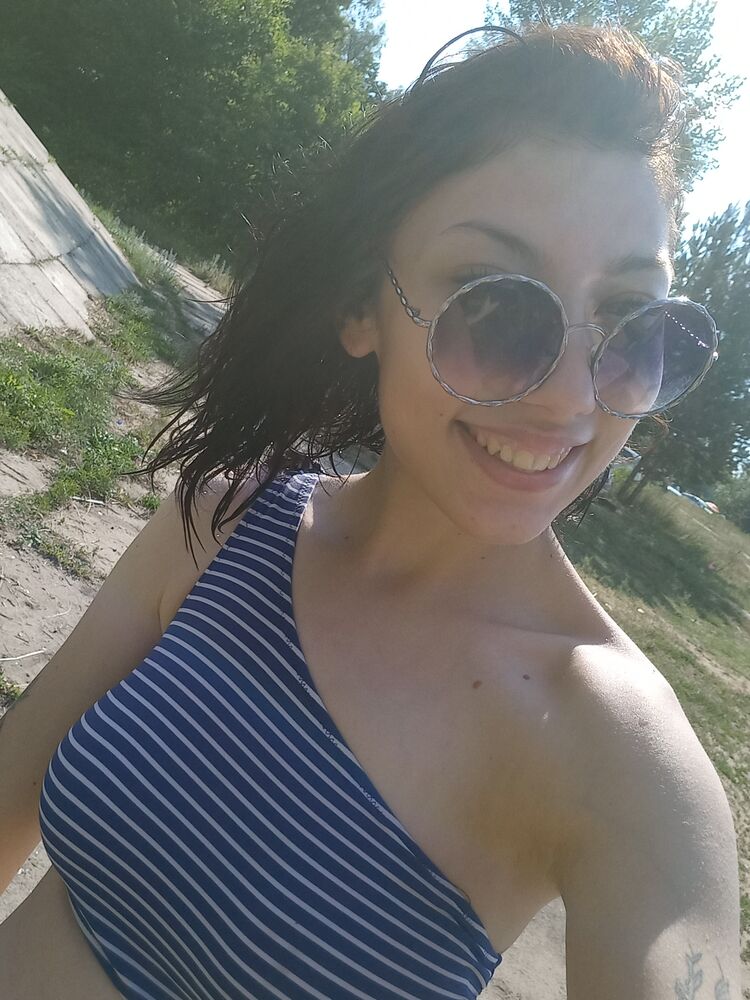  ,   Anastasia, 22 ,     , c 