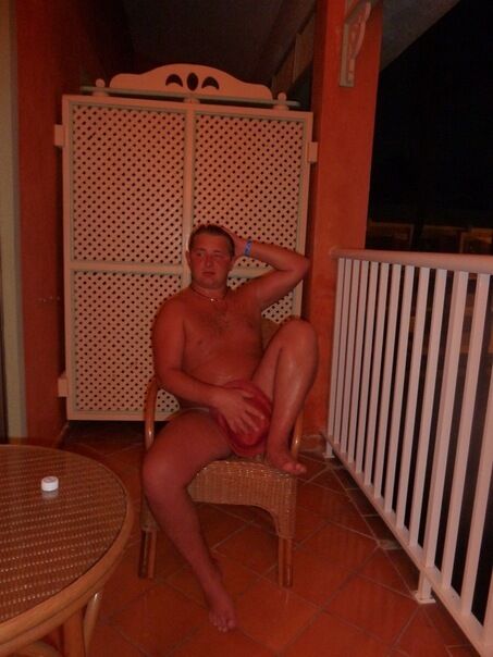  32592335  Dima Best, 43 ,    