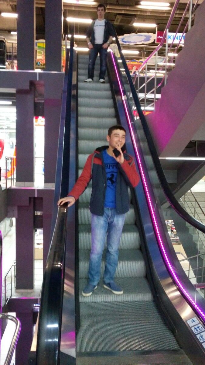  ,   Leo, 32 ,   ,   , c 