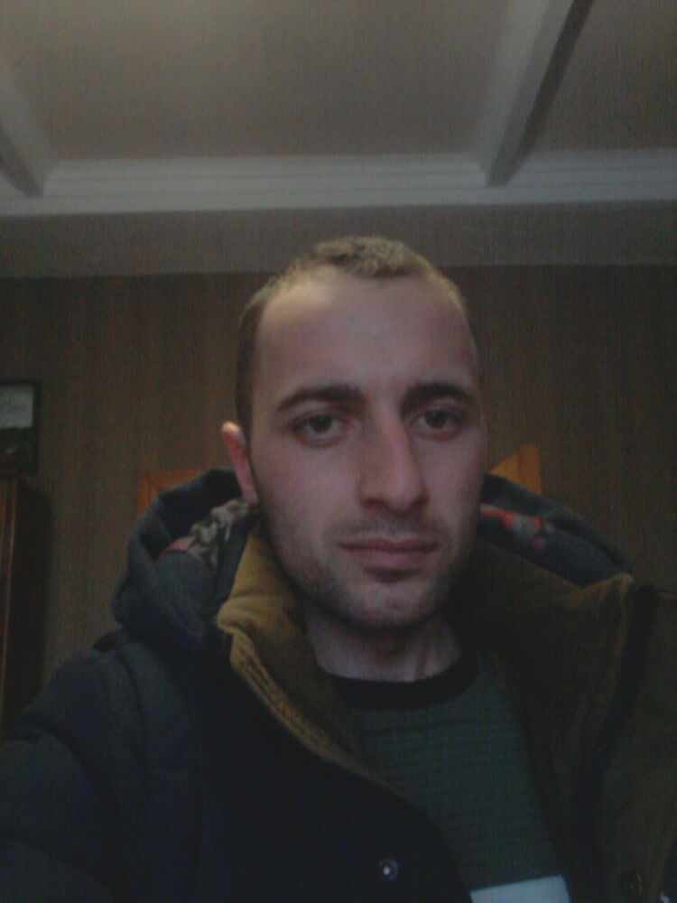  9056655  Armani, 34 ,    