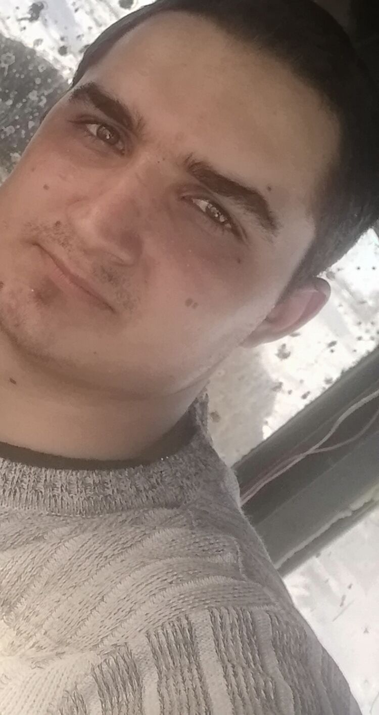  25961075  Alexander, 24 ,    