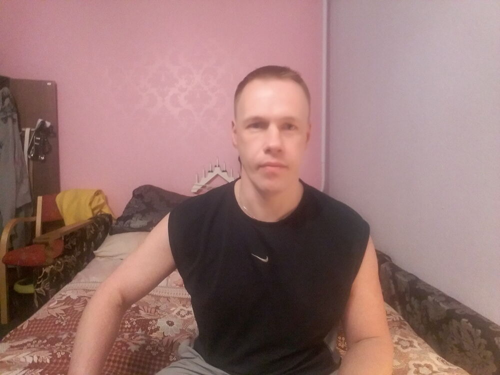  ,   ALEKSANDER, 48 ,   