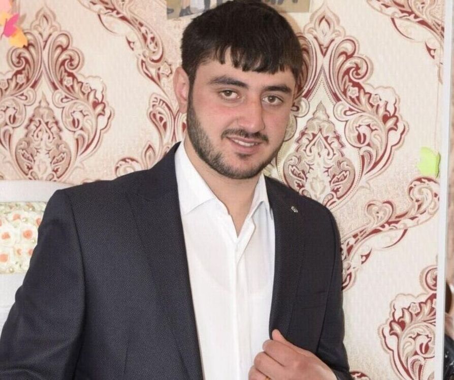  26189875  Misak, 28 ,    