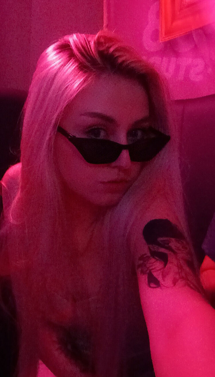  ,   Lina, 23 ,   