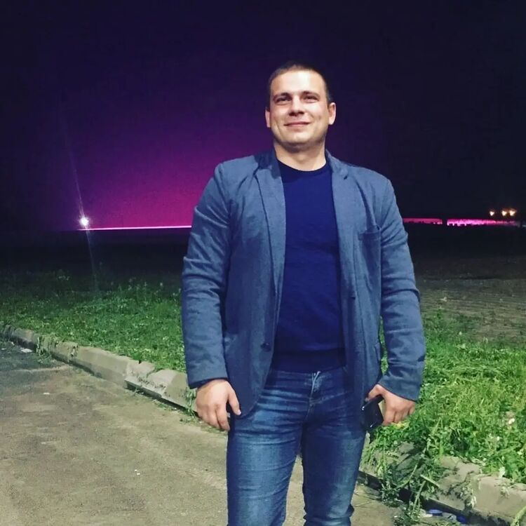  ,   Anton, 28 ,   ,   