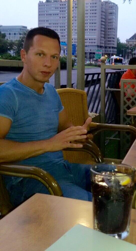  7894595  Sergei, 37 ,    