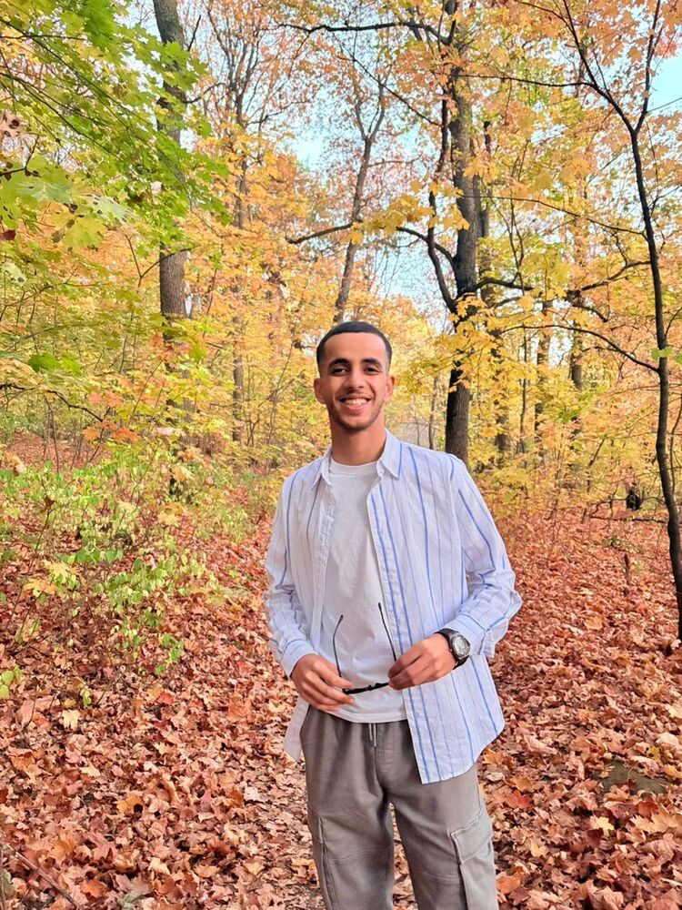  53862675  Omar, 24 ,    