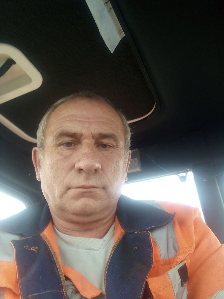  49588225  , 57 ,    
