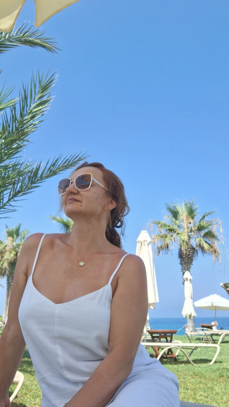  54704315  Iryna, 55 ,    