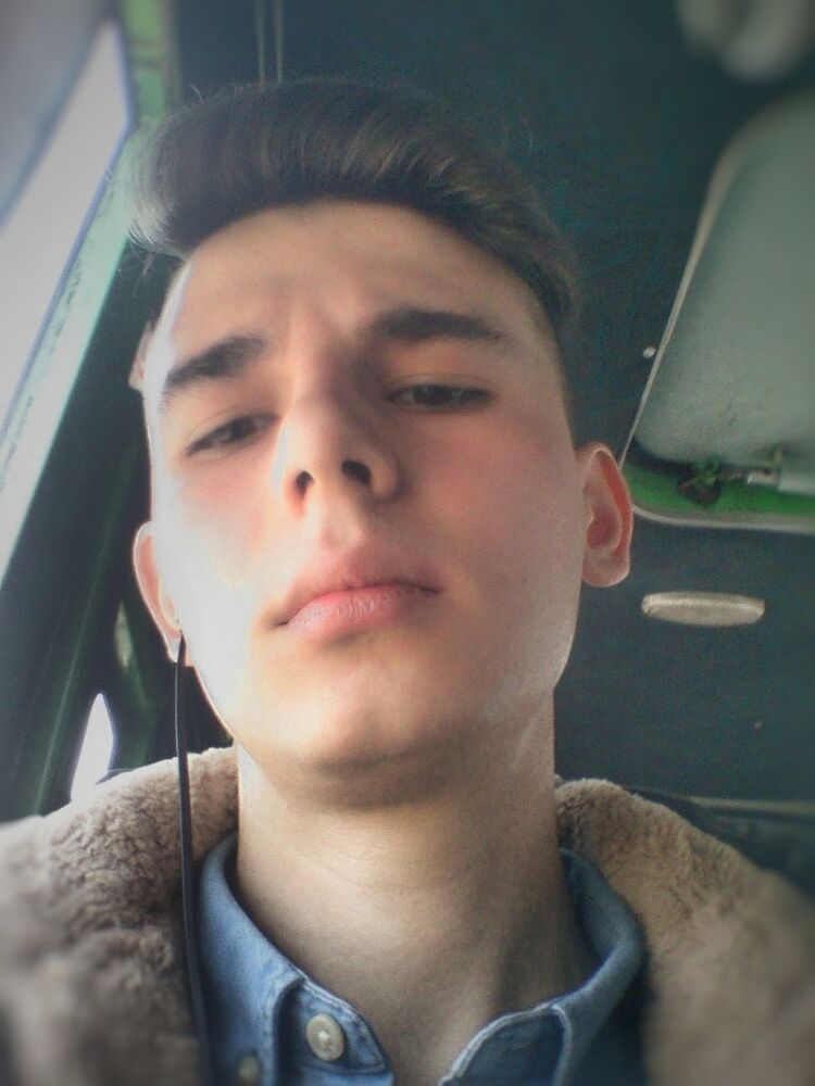  17922375  Rostislav, 25 ,    