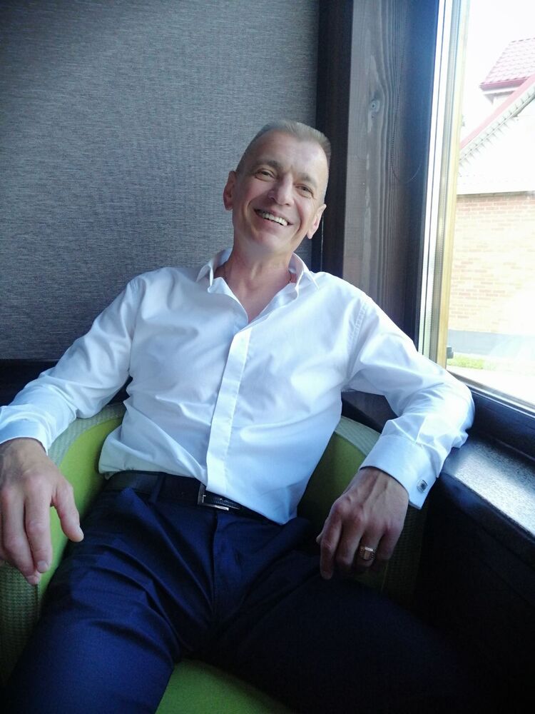  54674225  Alik, 52 ,    