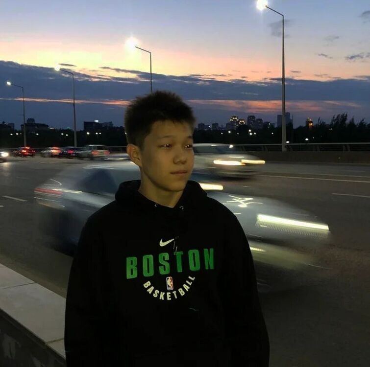  ,   Zhasnur, 22 ,   ,   