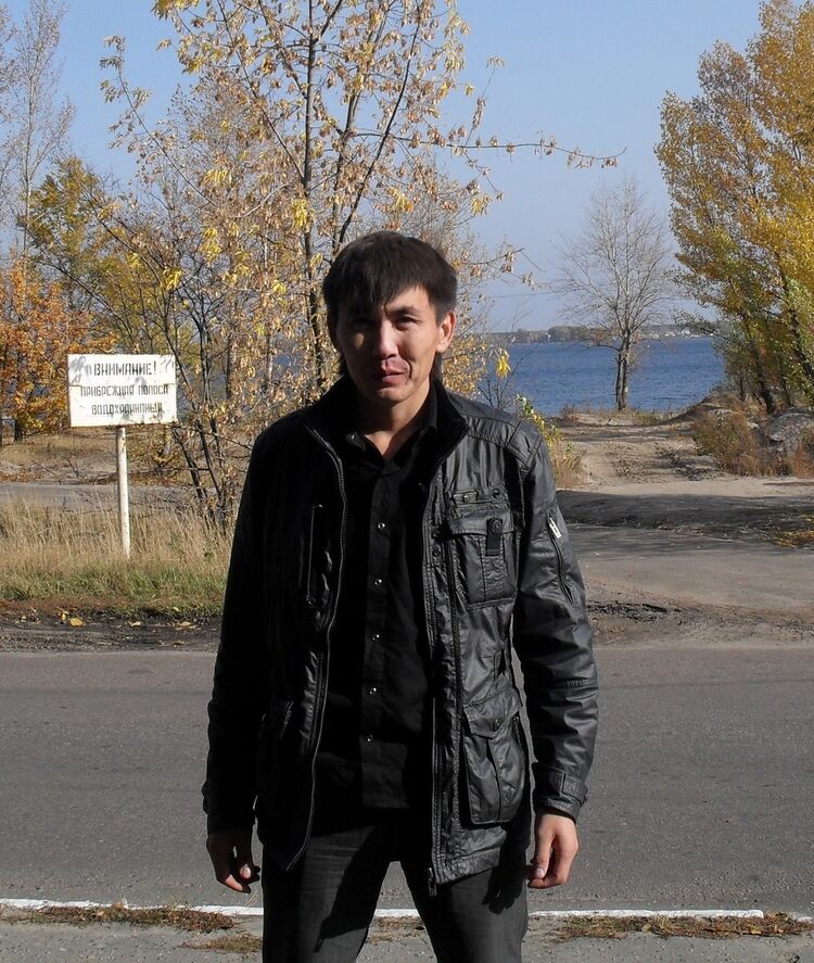 4235855  Batis, 46 ,    