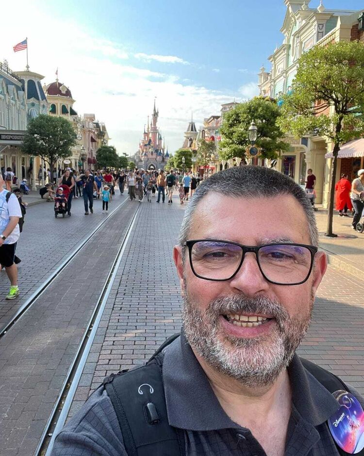  31770245  Alex pedro, 62 ,    Govan