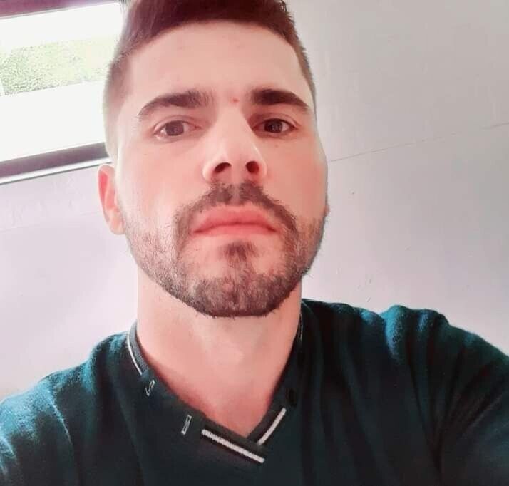  46988695  Alex, 26 ,    