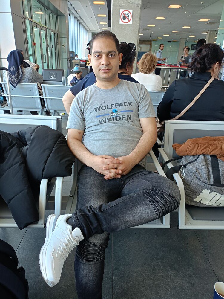  46161225  Mohamed, 37 ,    -