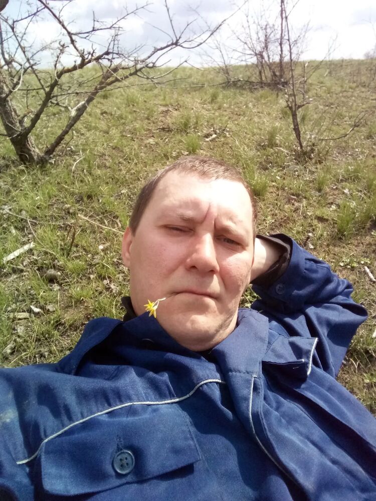  31207975  Alexander, 37 ,    