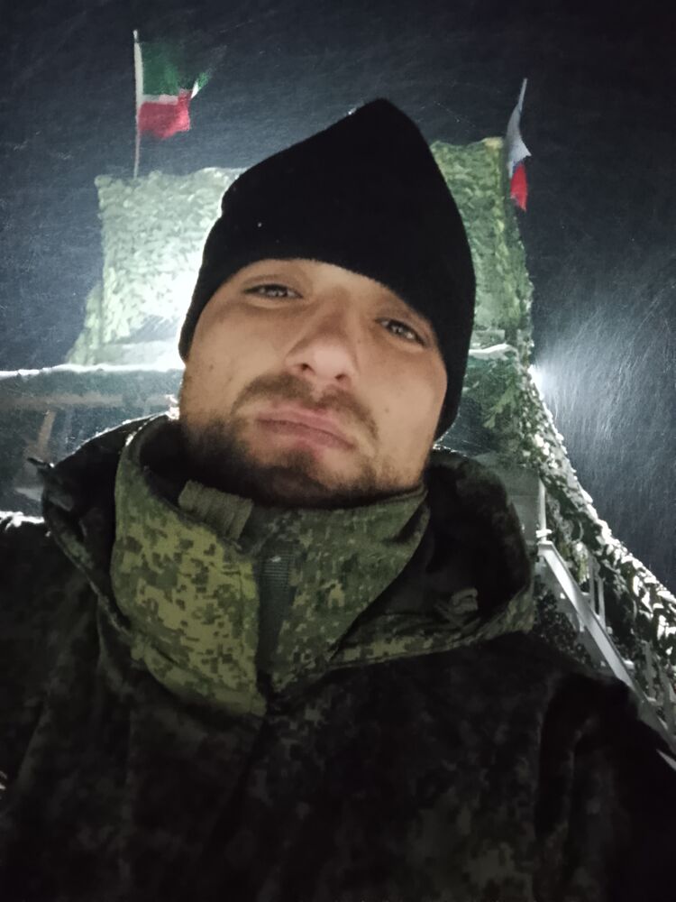  49888755  Mikail, 28 ,    