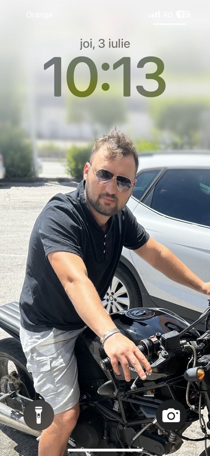  54666045  Alexie, 33 ,    An Cabhan