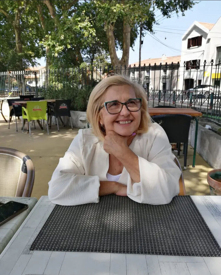  52583215  Dominic, 44 ,    