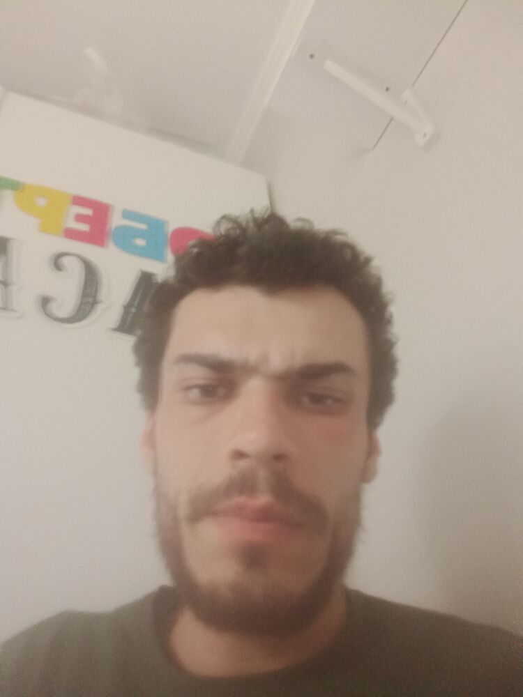  42870955  Robert, 28 ,    