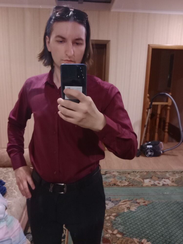  ,   Artem, 28 ,   