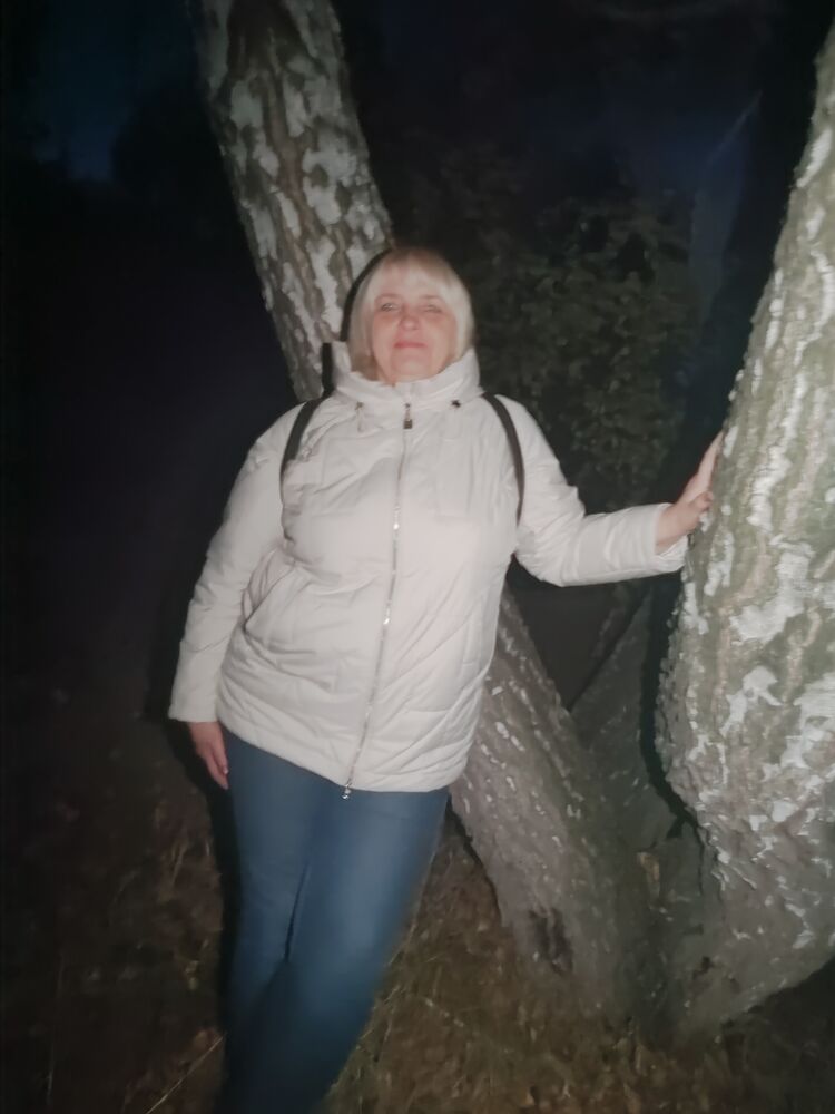  ,   Lena, 47 ,   c 