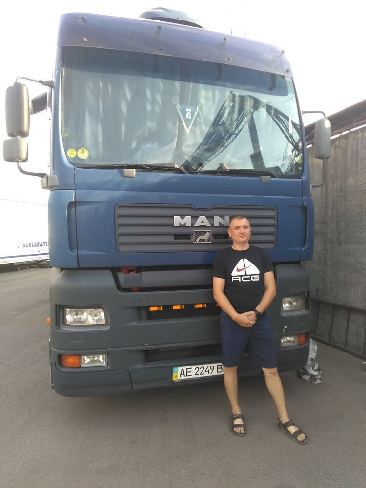  ,   Sergei, 41 ,   ,   , c 