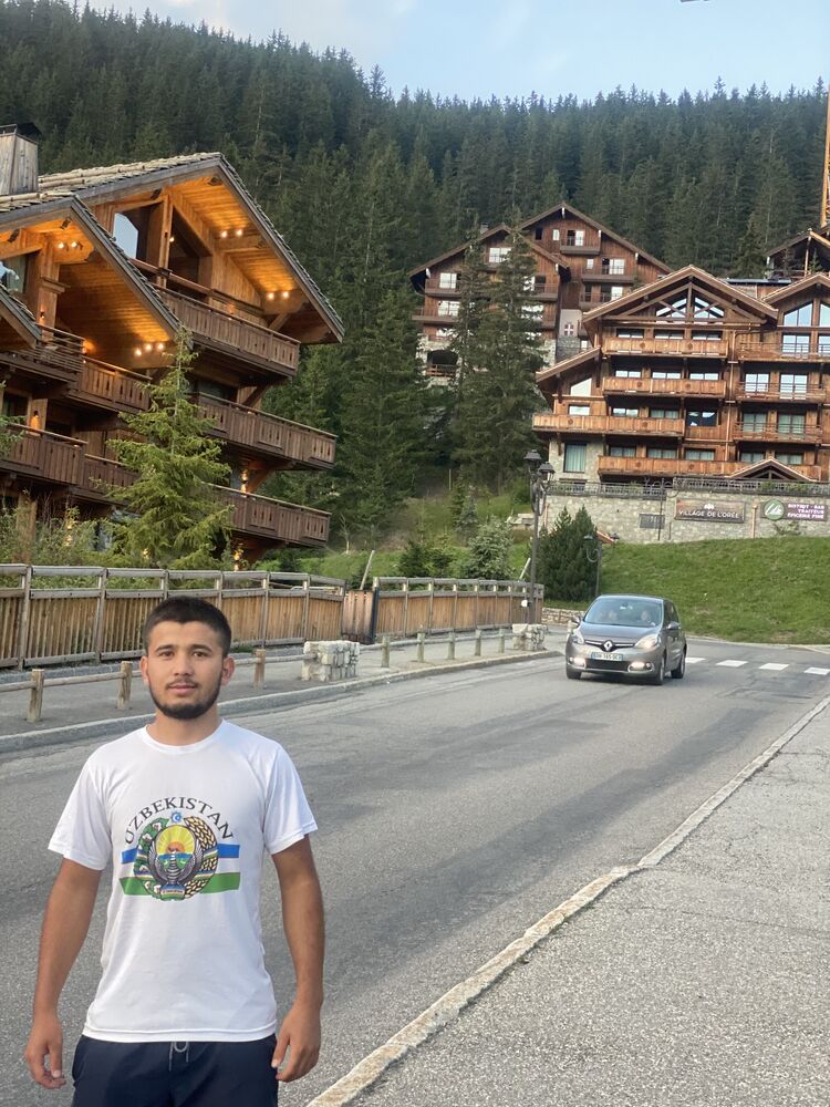  51102605  Uralbek, 22 ,    Modranka