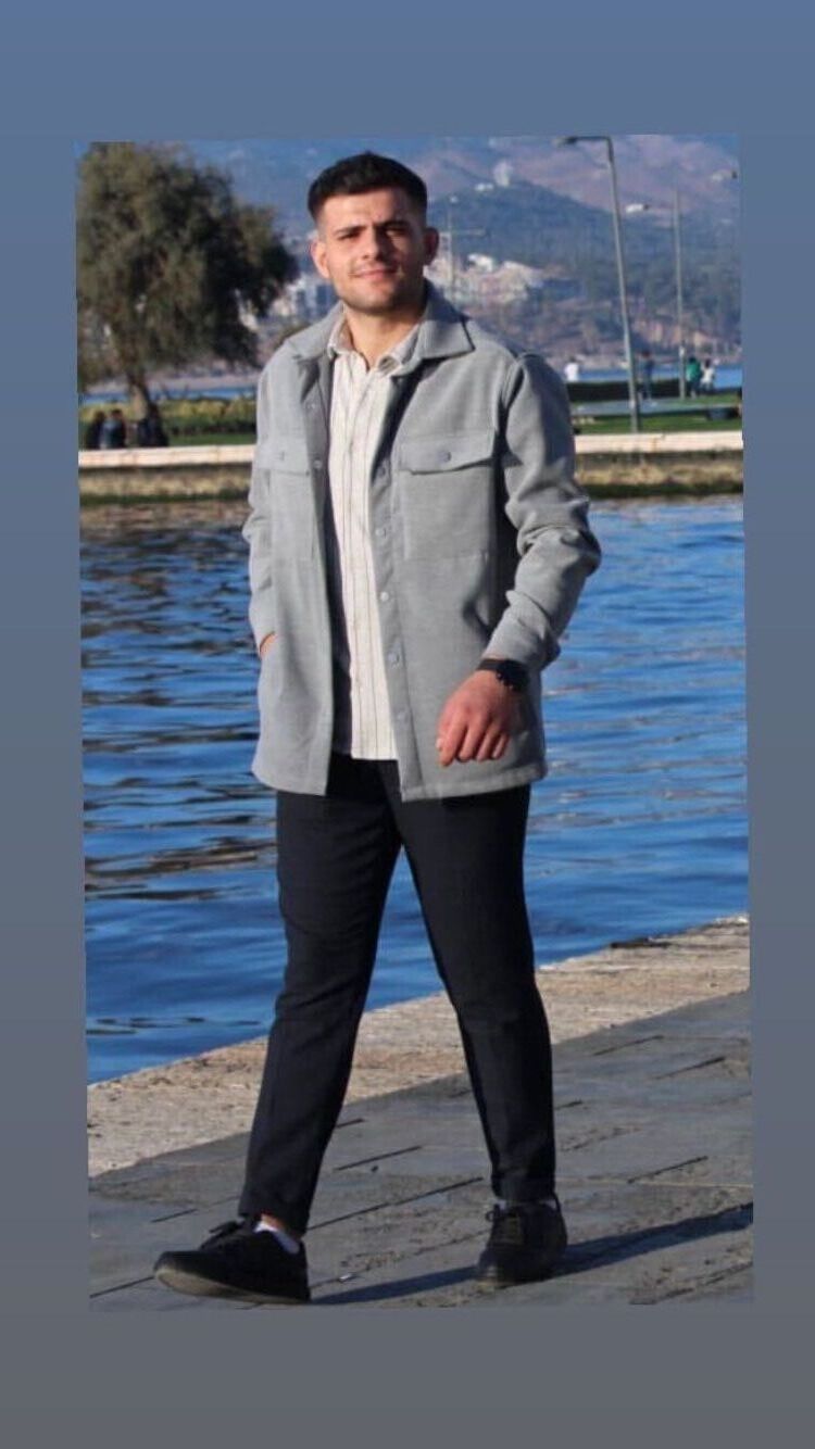  43956435  Baris, 26 ,    Cesme