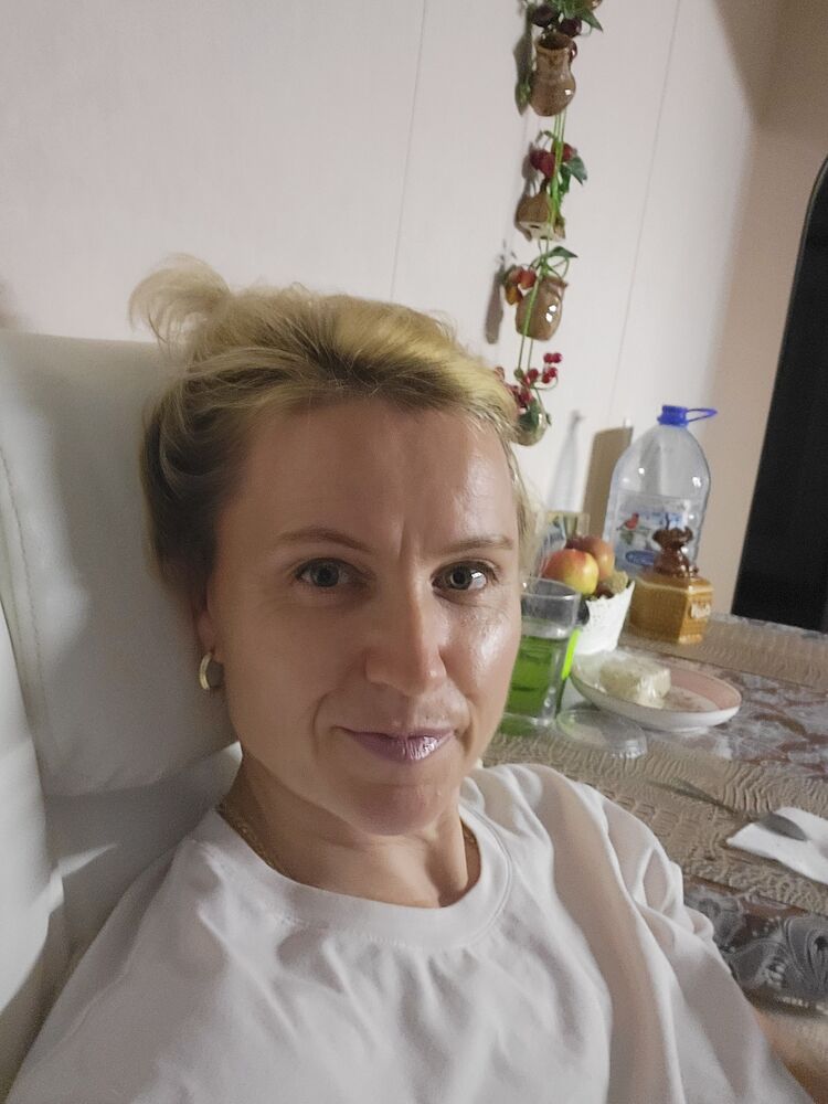  ,   Tatiana, 48 ,   c 
