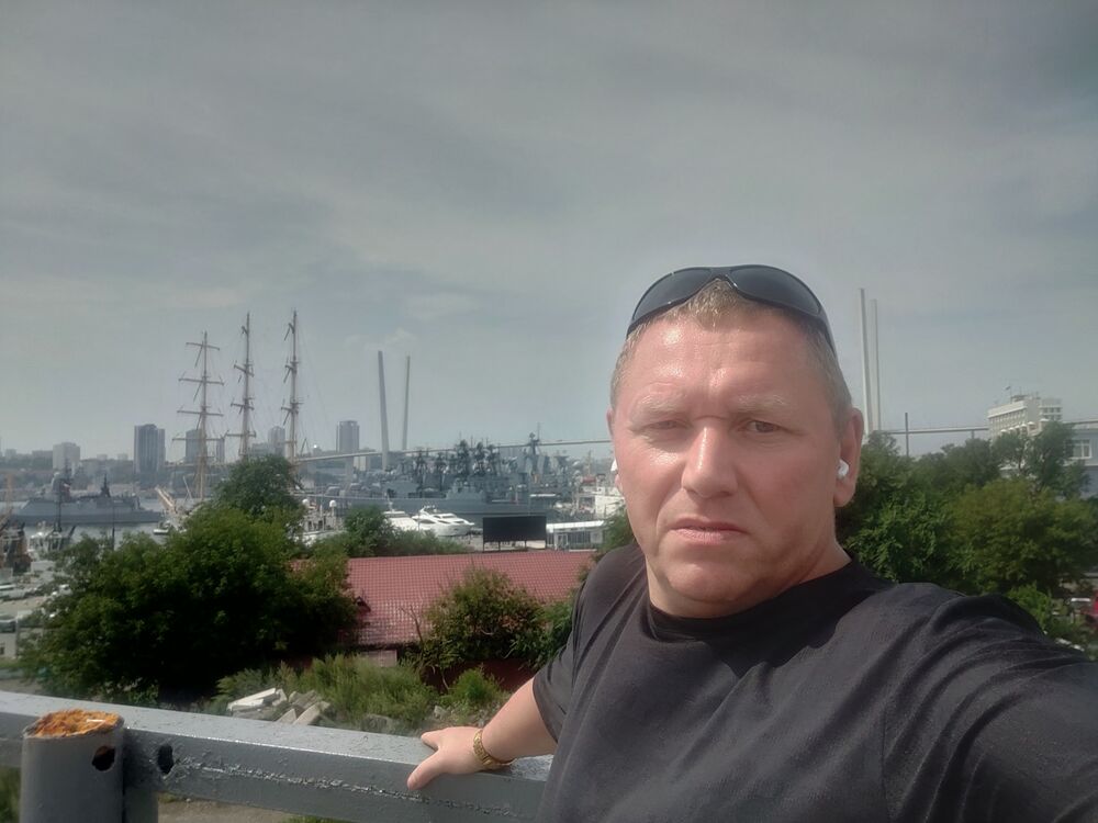  --,   , 52 ,   