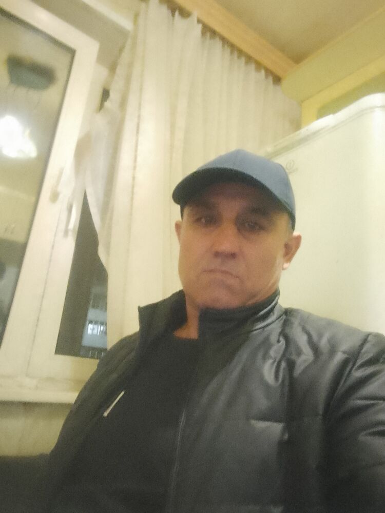 39516825  Erkin, 52 ,    
