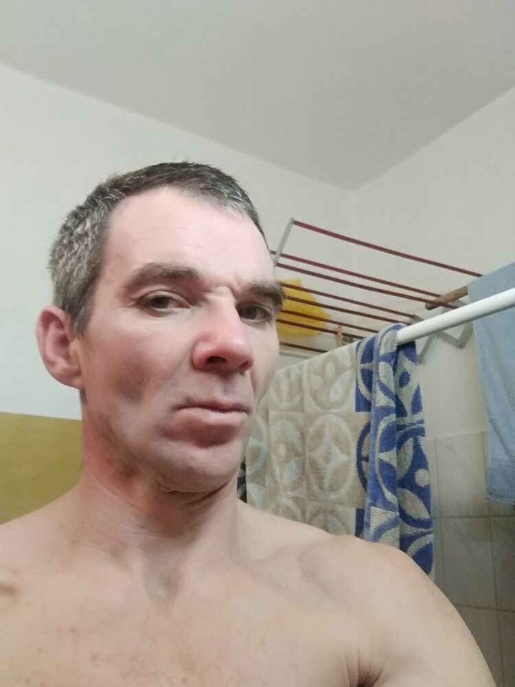  ,   Robert, 48 ,   