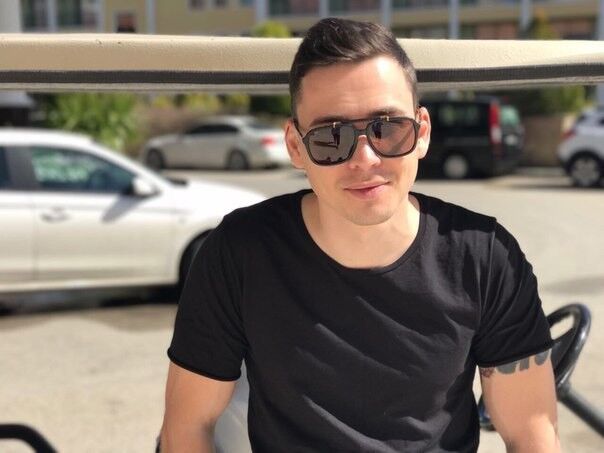  16942185  Andrej, 41 ,    