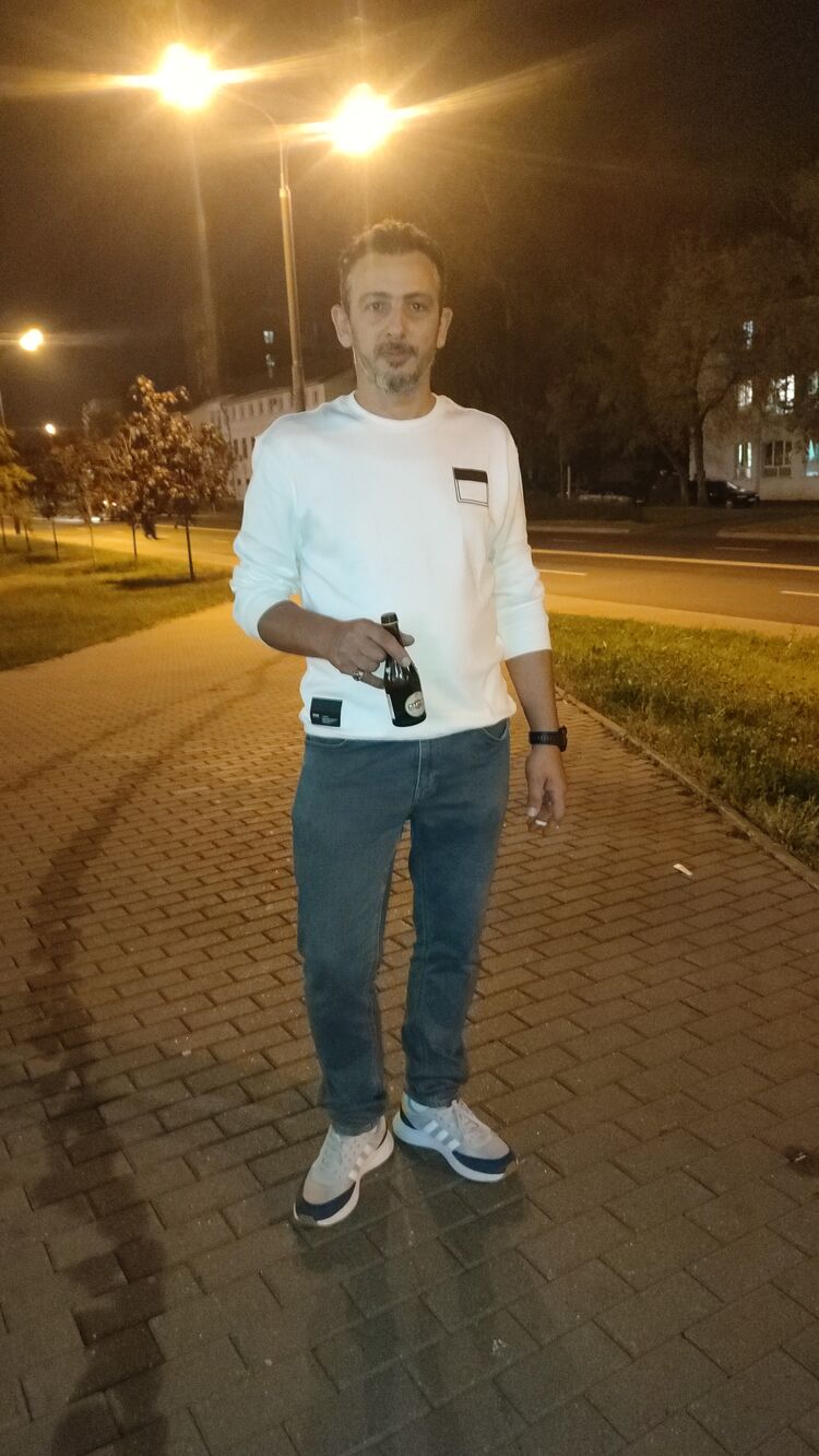  46060955  Yasin, 46 ,    