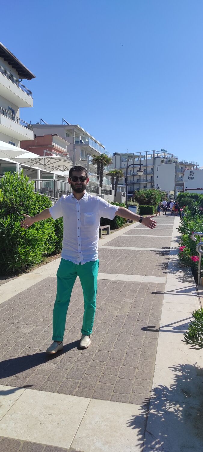  28097795  ALISHER, 41 ,    Praha