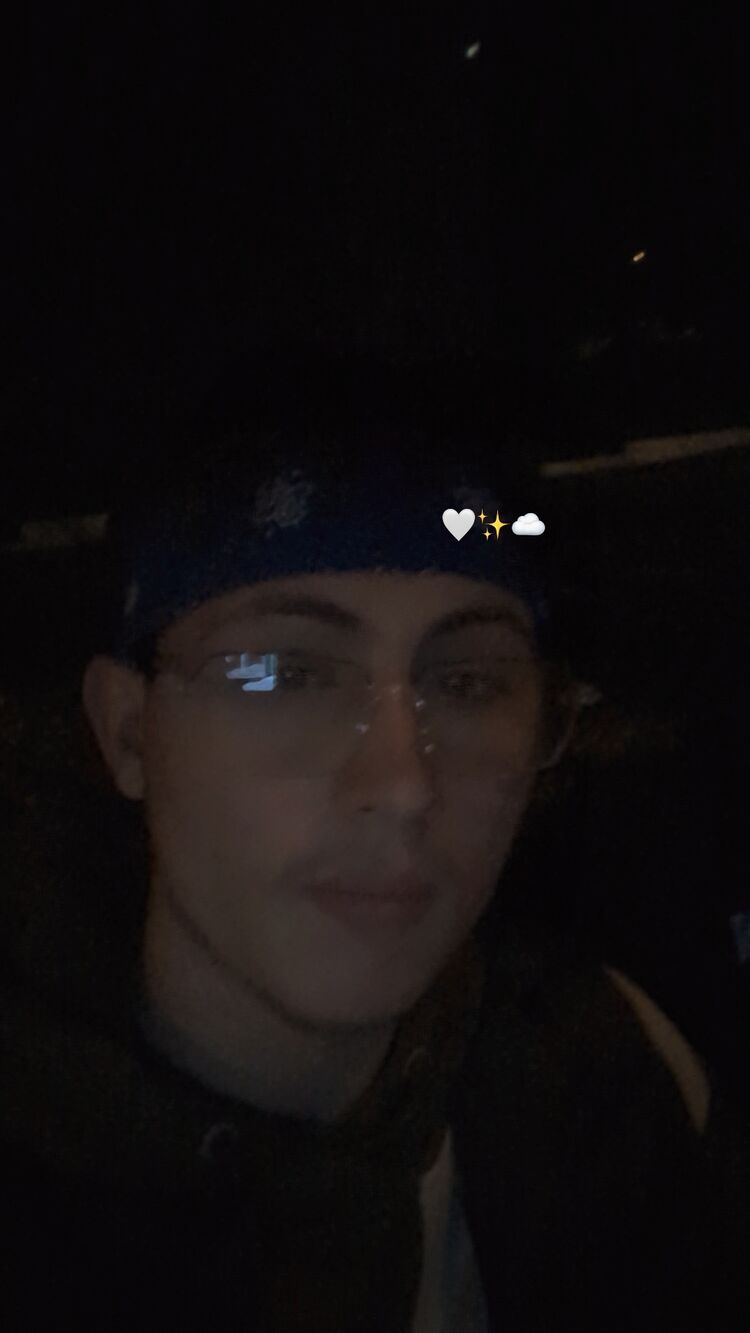  54675445  Mihai, 18 ,    