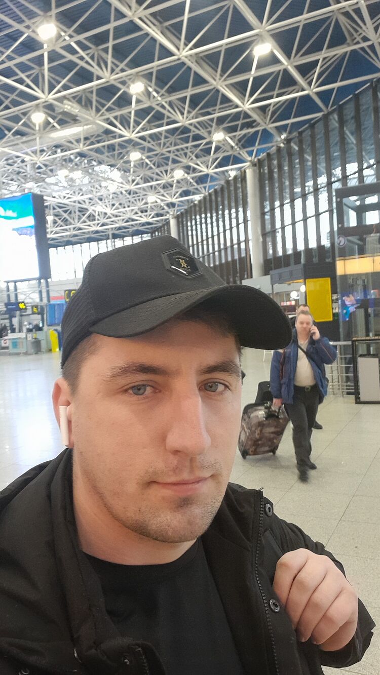  ,   Nik, 33 ,   ,   