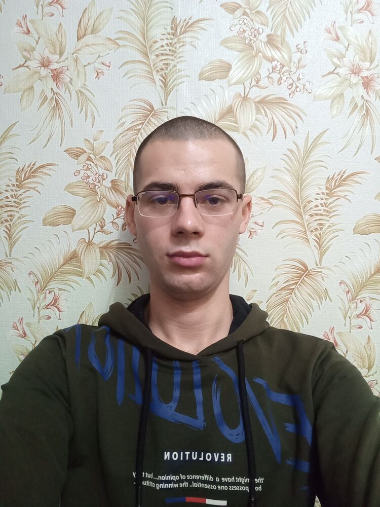  49809145  Roman, 23 ,    