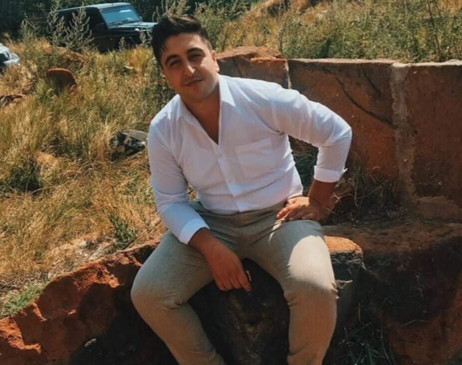  ,   Arman, 28 ,   ,   